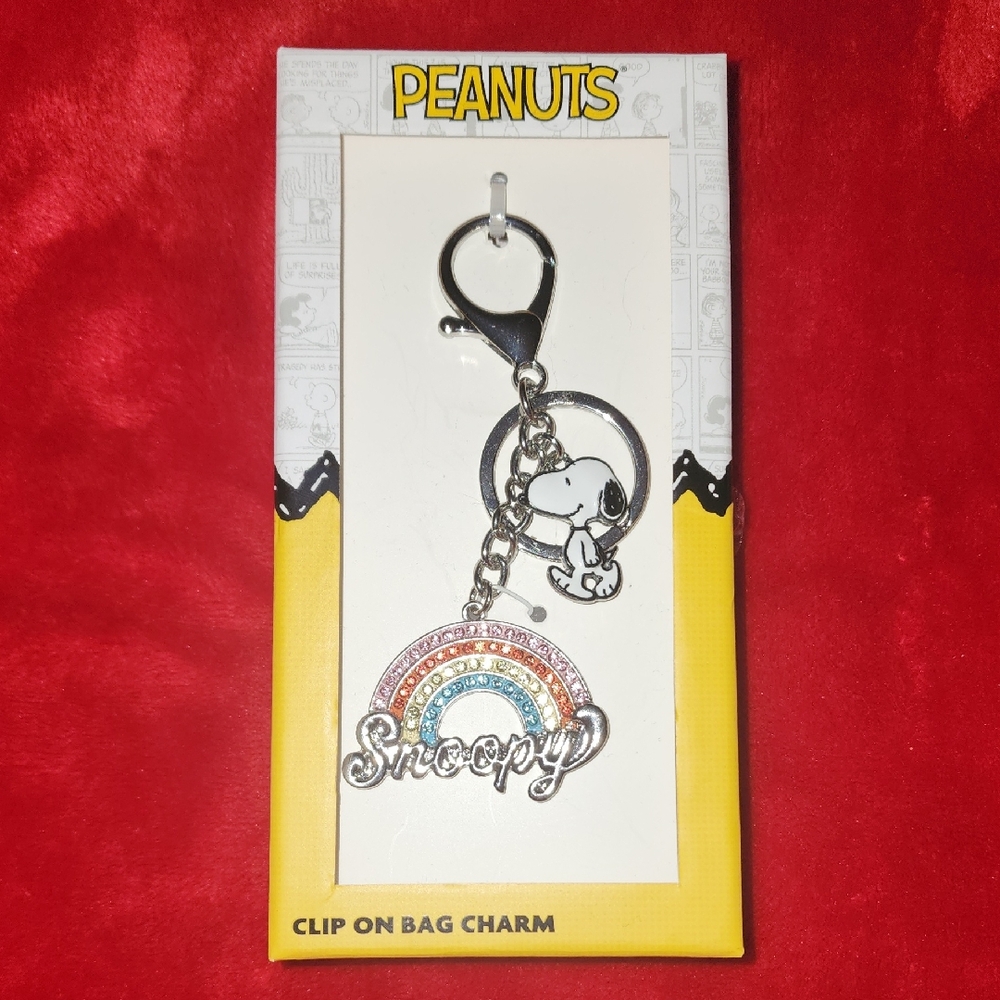 ✨️NWT PEANUTS ADORABLE SNOOPY BAG CHARM/ KEY CHARM ✨️🌈